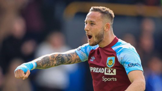 josh-brownhill-celebrates-burnley-victory-in-premier-league-before-relegation.jpg