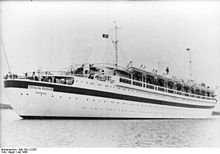 220px-Bundesarchiv_Bild_183-L12207,_Lazarettschiff__Wilhelm_Gustloff_.jpg