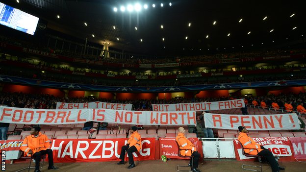 _86235607_bayern_banner_reuters.jpg