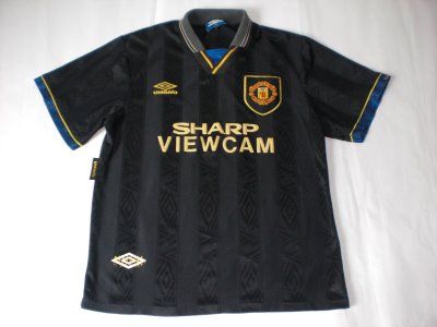 a3254d264ef7e9c5a3470ba8fdce0efe--man-united-football-shirts.jpg