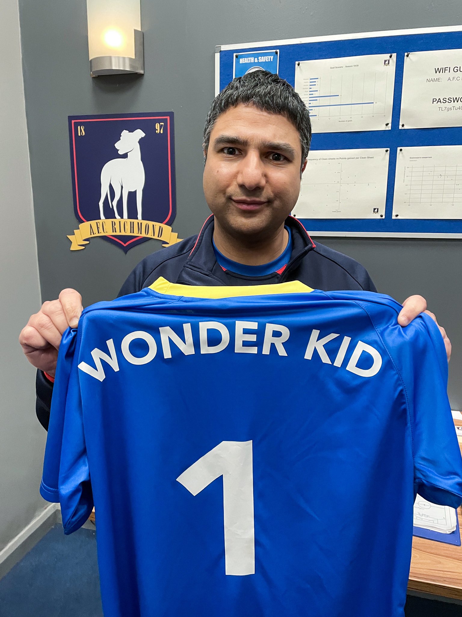 E-iac_cUcAMrStB.jpg:large