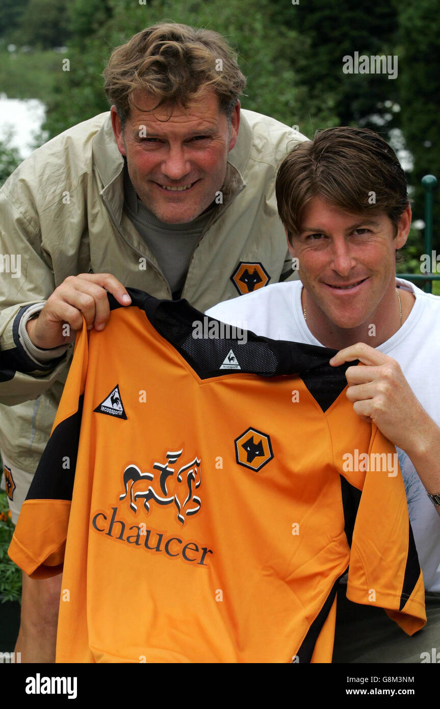 soccer-anderton-signs-for-wolves-G8M3NM.jpg